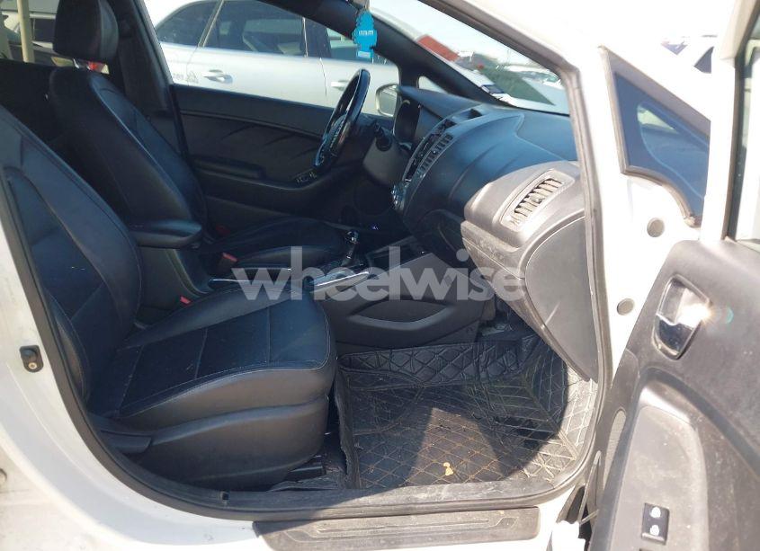 Photo 5 of 2017 Kia Forte SX (VIN 3KPFN5A35HE140517)