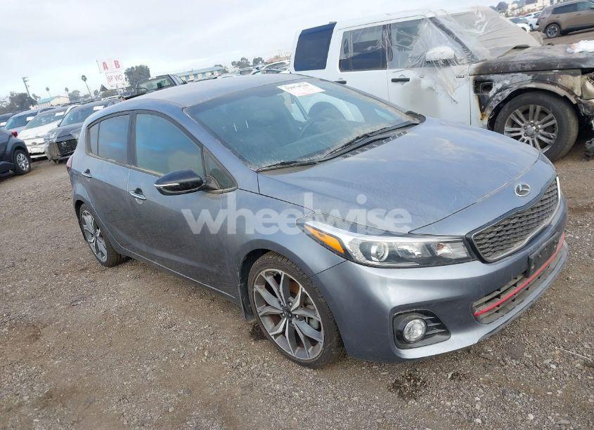 2017 Kia Forte SX (VIN 3KPFN5A39HE064347) main photo