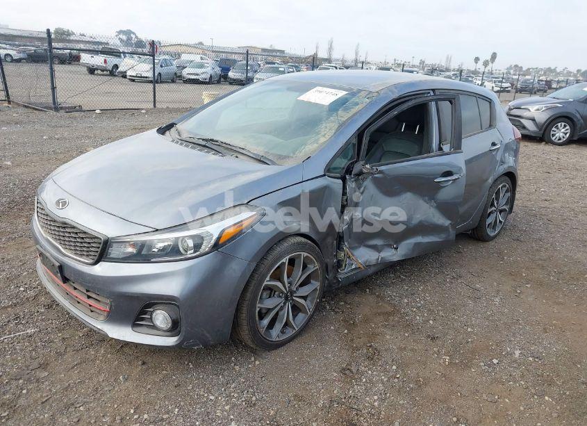 Photo 2 of 2017 Kia Forte SX (VIN 3KPFN5A39HE064347)