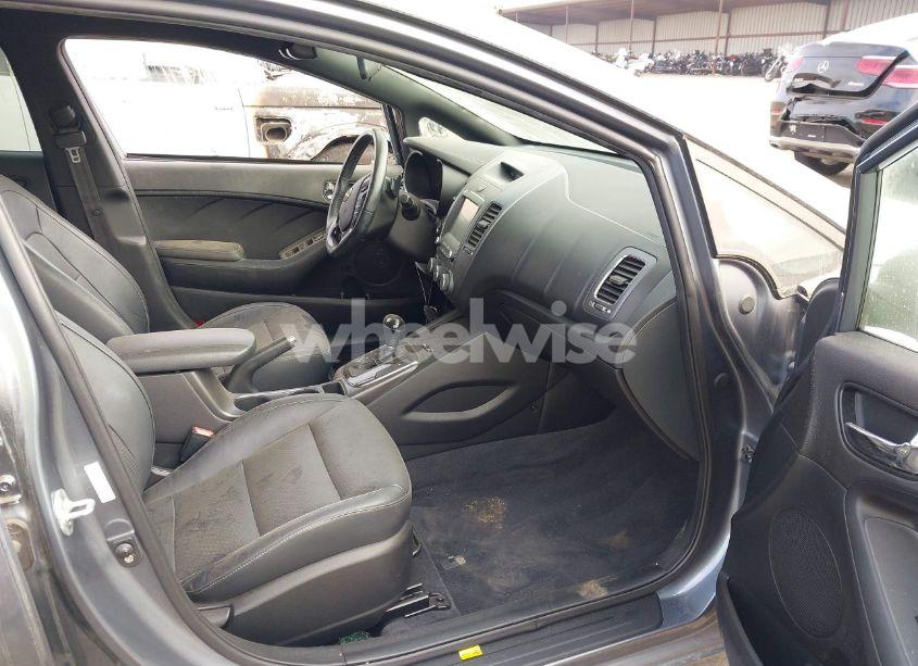 Photo 5 of 2017 Kia Forte SX (VIN 3KPFN5A39HE064347)