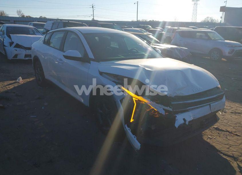 2025 Kia K4 LXS (VIN 3KPFT4DE0SE006020) main photo