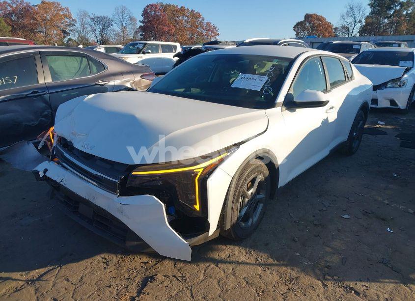 Photo 2 of 2025 Kia K4 LXS (VIN 3KPFT4DE0SE006020)