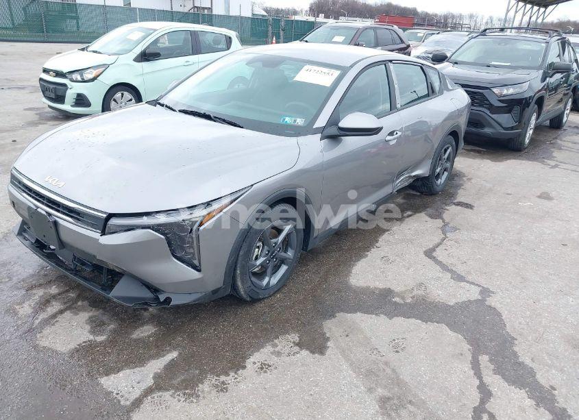 Photo 2 of 2025 Kia K4 LXS (VIN 3KPFT4DE0SE013825)