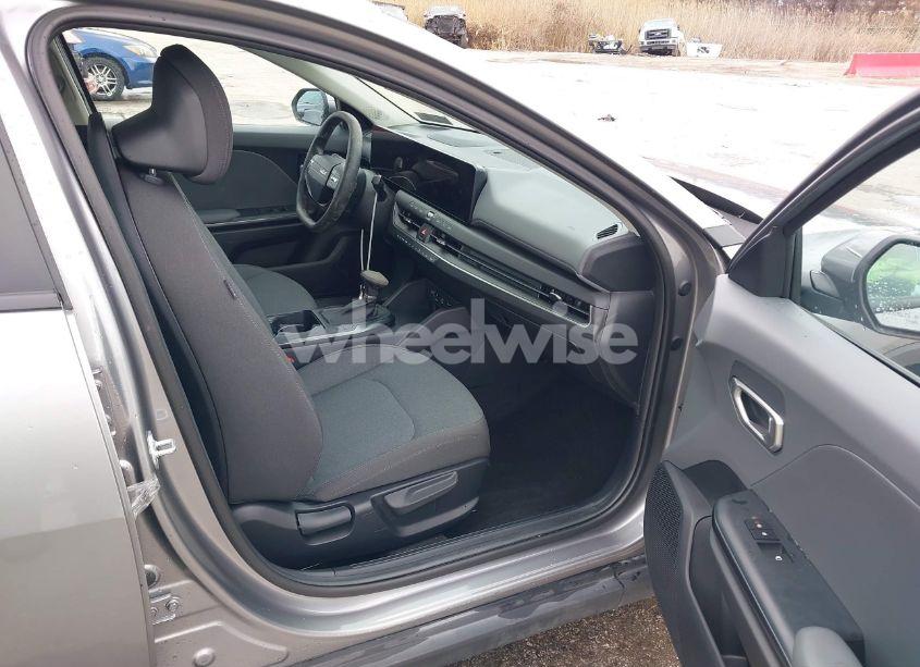 Photo 5 of 2025 Kia K4 LXS (VIN 3KPFT4DE0SE013825)