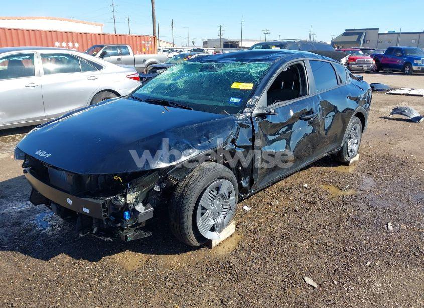 Photo 2 of 2025 Kia K4 LX (VIN 3KPFT4DE0SE049109)