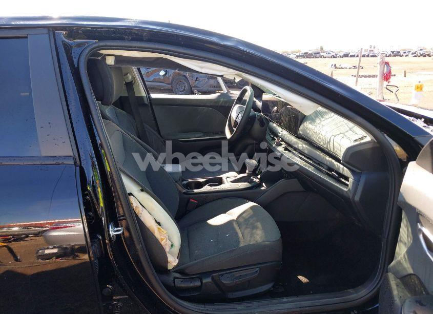 Photo 5 of 2025 Kia K4 LX (VIN 3KPFT4DE0SE049109)