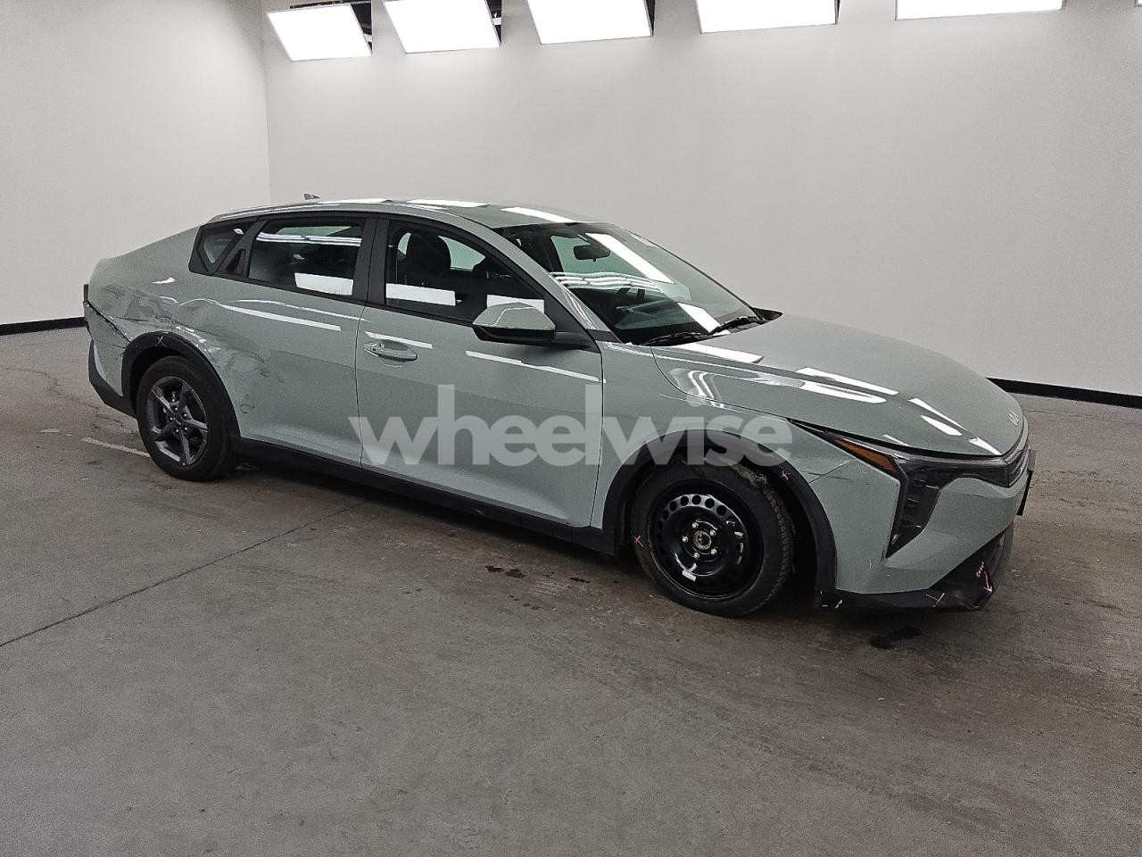 Photo 4 of 2025 KIA K4 LX (VIN 3KPFT4DE0SE100902)