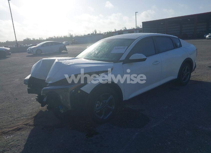 Photo 2 of 2025 Kia K4 LXS (VIN 3KPFT4DE1SE006012)