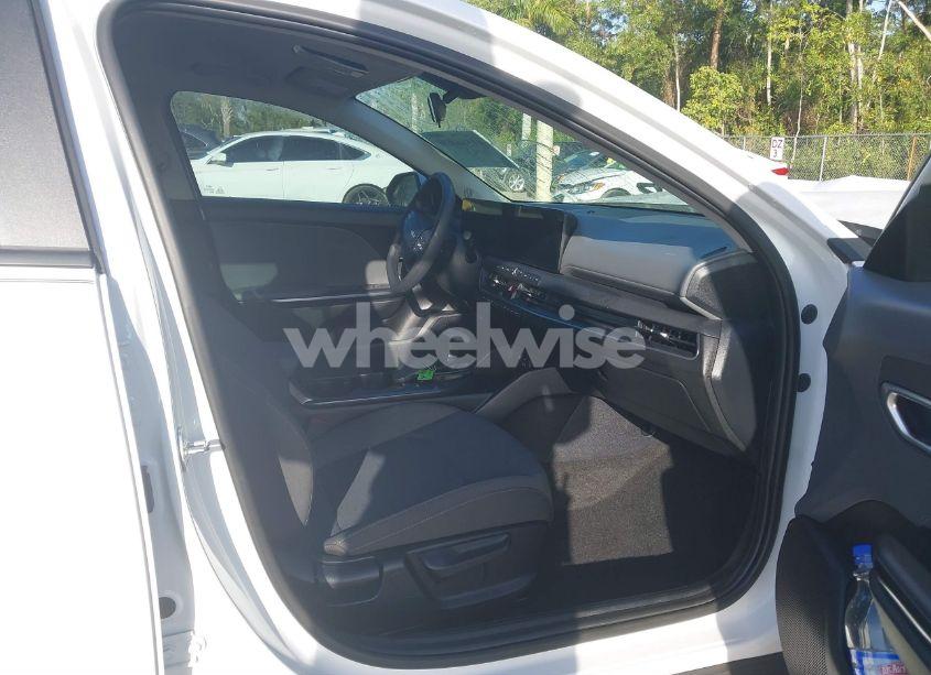 Photo 5 of 2025 Kia K4 LXS (VIN 3KPFT4DE1SE006012)