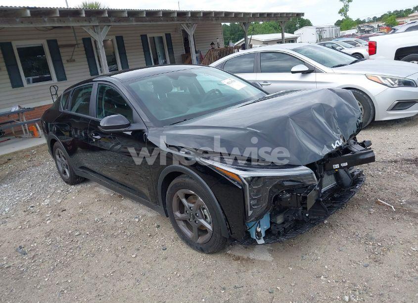 2025 Kia K4 LXS (VIN 3KPFT4DE1SE012019) main photo