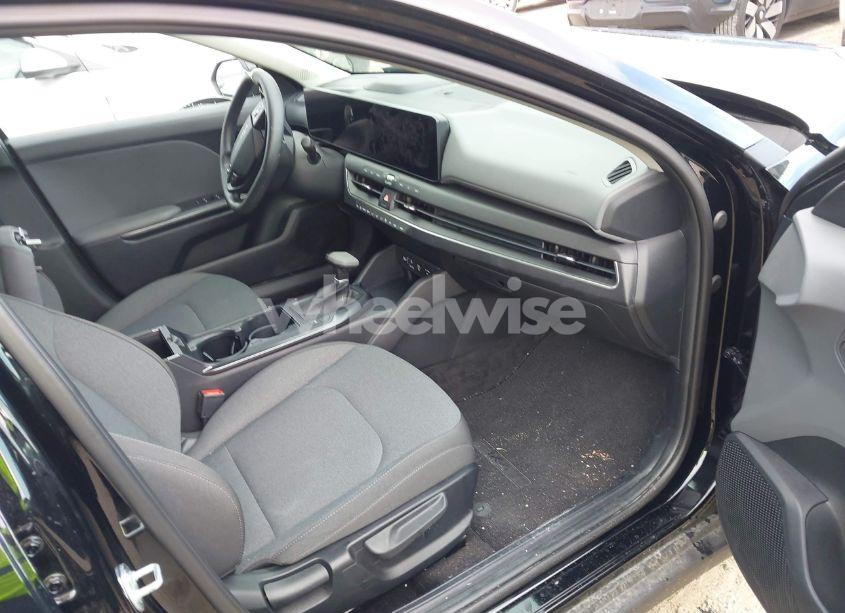 Photo 5 of 2025 Kia K4 LXS (VIN 3KPFT4DE1SE012019)