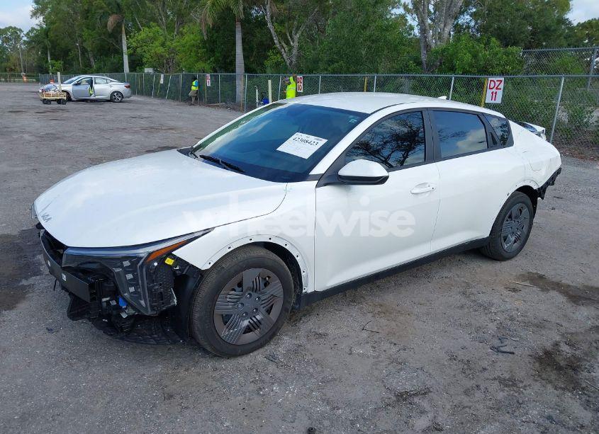 Photo 2 of 2025 Kia K4 LX (VIN 3KPFT4DE1SE083270)