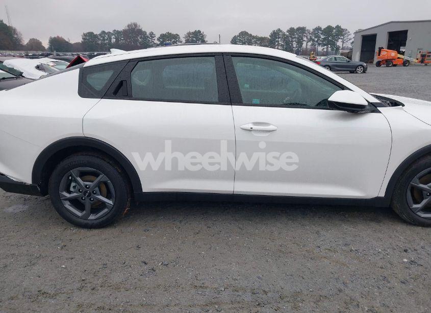 Photo 14 of 2025 Kia K4 LXS (VIN 3KPFT4DE2SE005502)
