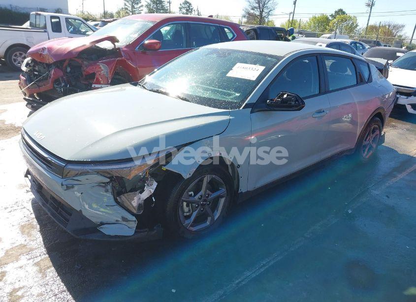 Photo 2 of 2025 Kia K4 LXS (VIN 3KPFT4DE2SE040962)