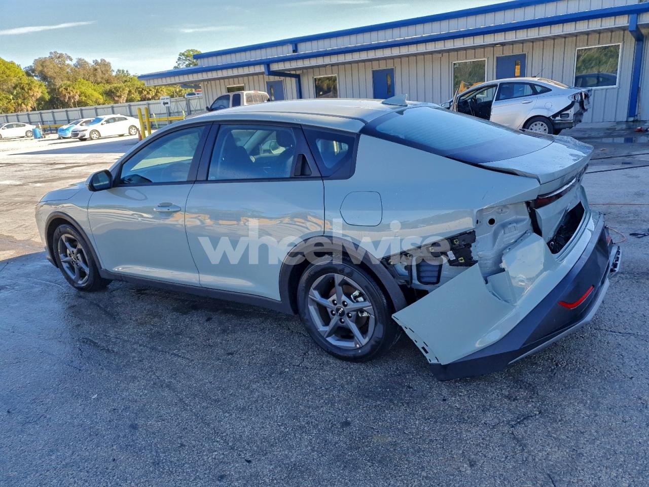 Photo 2 of 2025 KIA K4 LX (VIN 3KPFT4DE2SE070740)