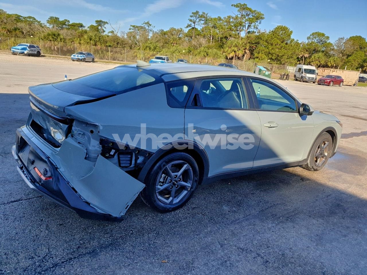 Photo 3 of 2025 KIA K4 LX (VIN 3KPFT4DE2SE070740)