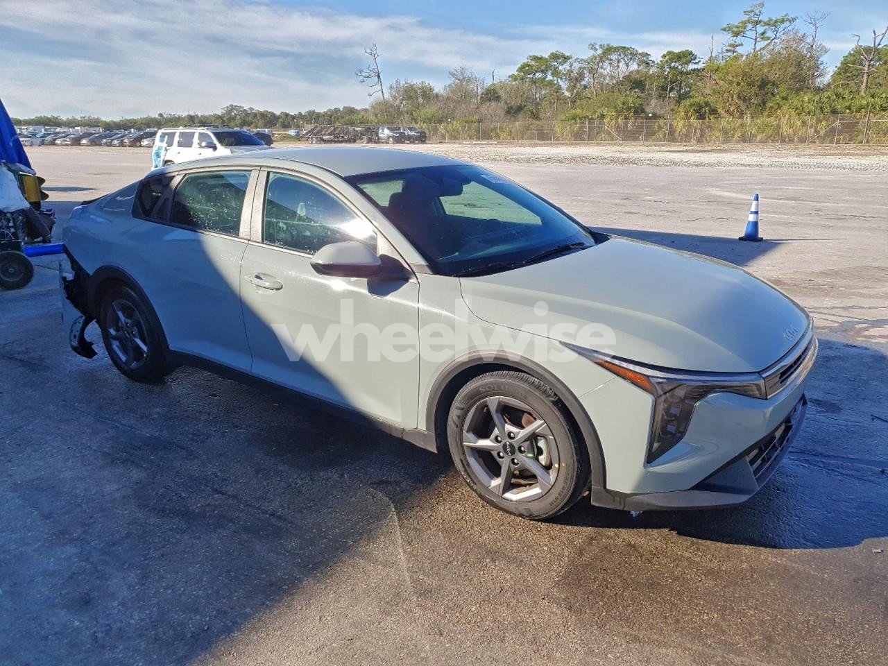 Photo 4 of 2025 KIA K4 LX (VIN 3KPFT4DE2SE070740)