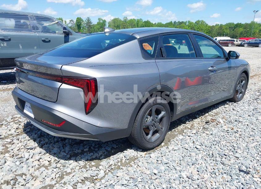 Photo 4 of 2025 Kia K4 LXS (VIN 3KPFT4DE3SE004780)