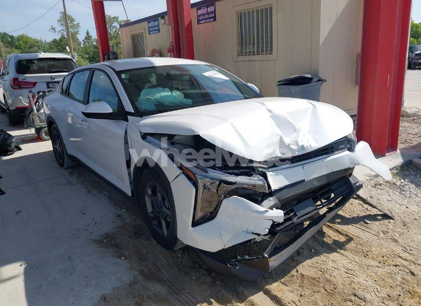 2025 Kia K4 LXS (VIN 3KPFT4DE3SE006027) main photo