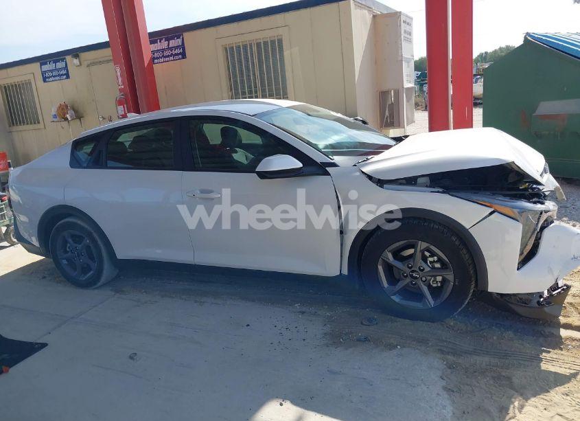 Photo 13 of 2025 Kia K4 LXS (VIN 3KPFT4DE3SE006027)