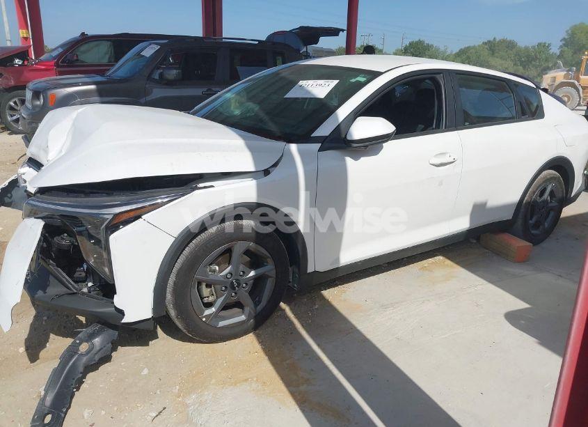 Photo 14 of 2025 Kia K4 LXS (VIN 3KPFT4DE3SE006027)