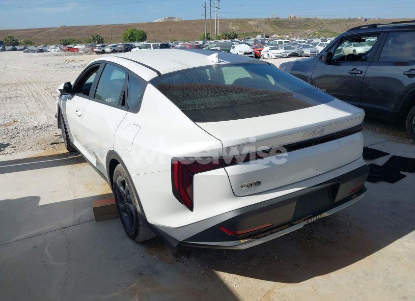 Photo 3 of 2025 Kia K4 LXS (VIN 3KPFT4DE3SE006027)
