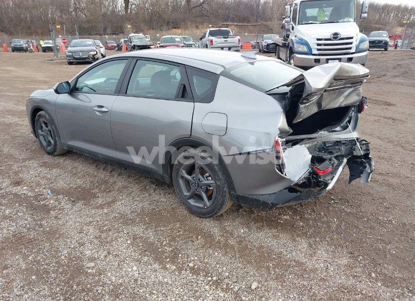 Photo 3 of 2025 Kia K4 LXS (VIN 3KPFT4DE3SE009462)