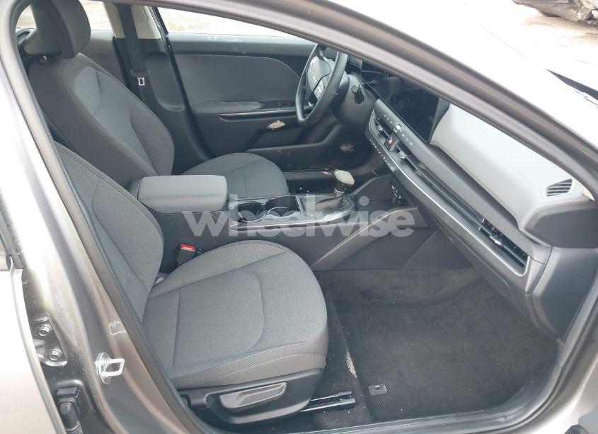 Photo 5 of 2025 Kia K4 LXS (VIN 3KPFT4DE3SE009462)