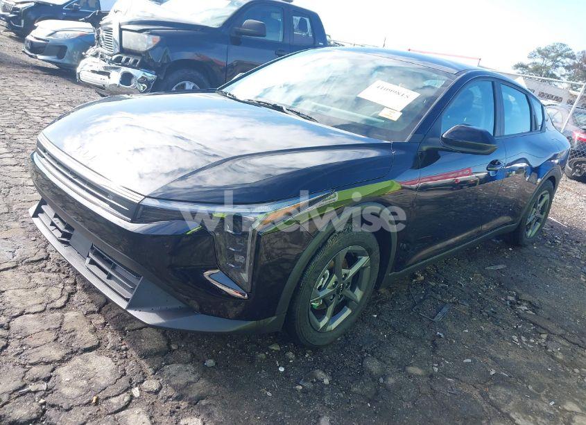 Photo 2 of 2025 Kia K4 LXS (VIN 3KPFT4DE3SE009705)