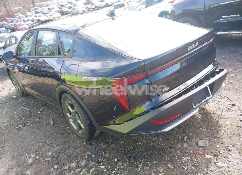 Photo 3 of 2025 Kia K4 LXS (VIN 3KPFT4DE3SE009705)