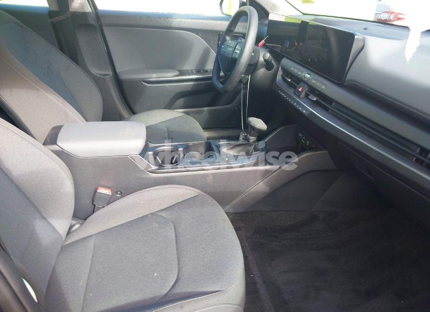 Photo 5 of 2025 Kia K4 LXS (VIN 3KPFT4DE3SE009705)