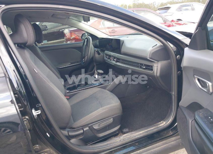 Photo 5 of 2025 Kia K4 LX (VIN 3KPFT4DE3SE020459)