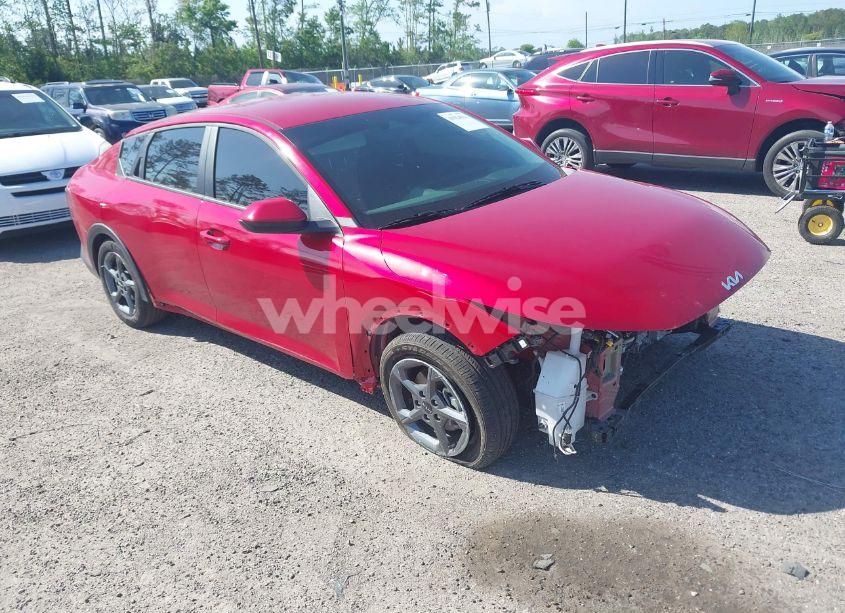 2025 Kia K4 LXS (VIN 3KPFT4DE3SE024155) main photo