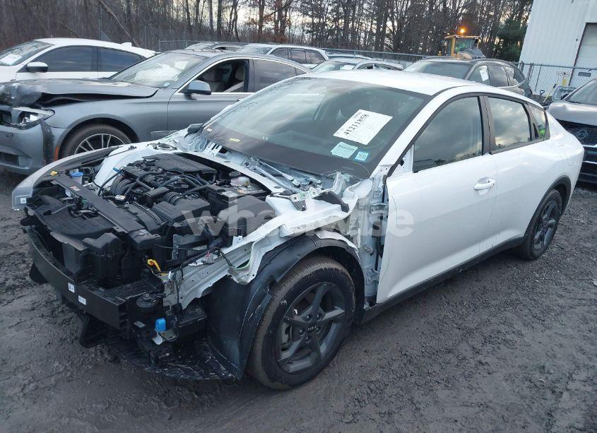 Photo 2 of 2025 Kia K4 LXS (VIN 3KPFT4DE3SE029937)