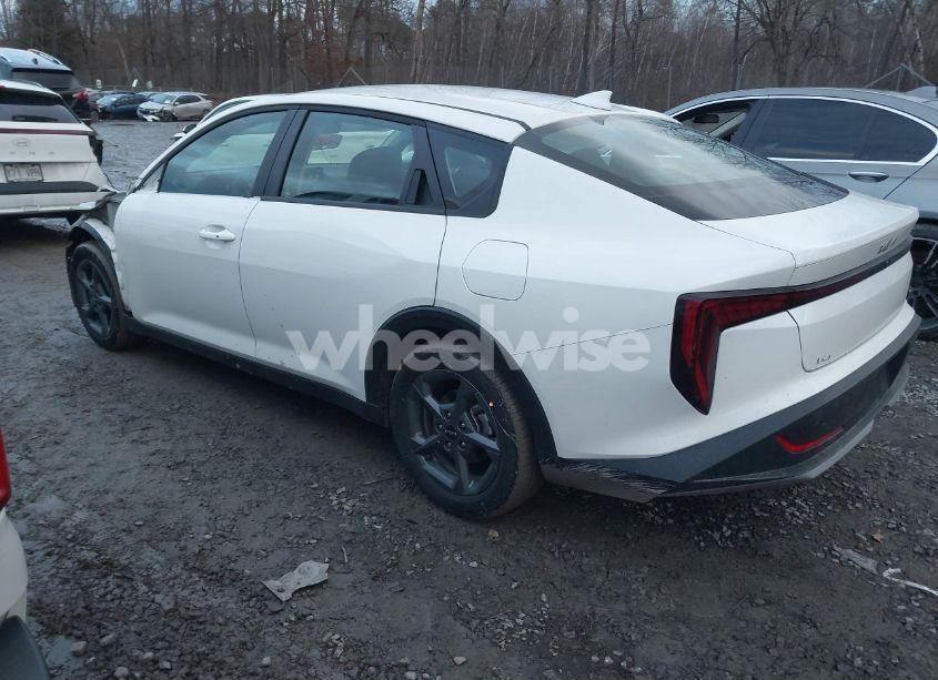 Photo 3 of 2025 Kia K4 LXS (VIN 3KPFT4DE3SE029937)