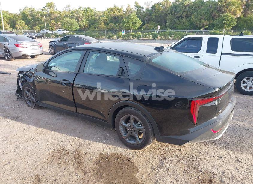 Photo 3 of 2025 Kia K4 LXS (VIN 3KPFT4DE3SE045944)