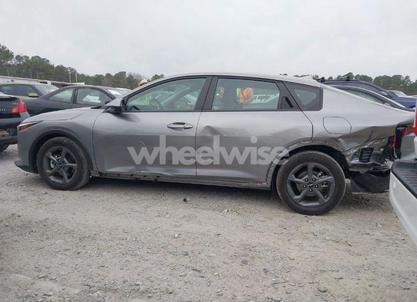 Photo 14 of 2025 Kia K4 LXS (VIN 3KPFT4DE3SE048536)