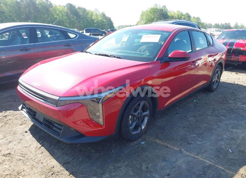 Photo 2 of 2025 Kia K4 LXS (VIN 3KPFT4DE4SE003167)