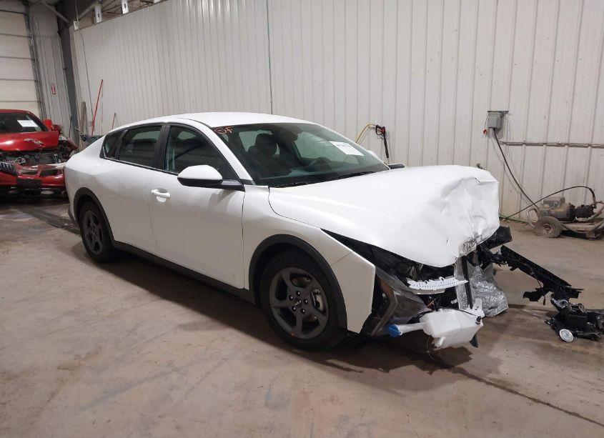 2025 Kia K4 LXS (VIN 3KPFT4DE4SE008384) main photo