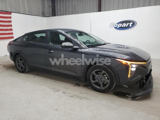 2025 KIA K4 LX (VIN 3KPFT4DE4SE020096) main photo