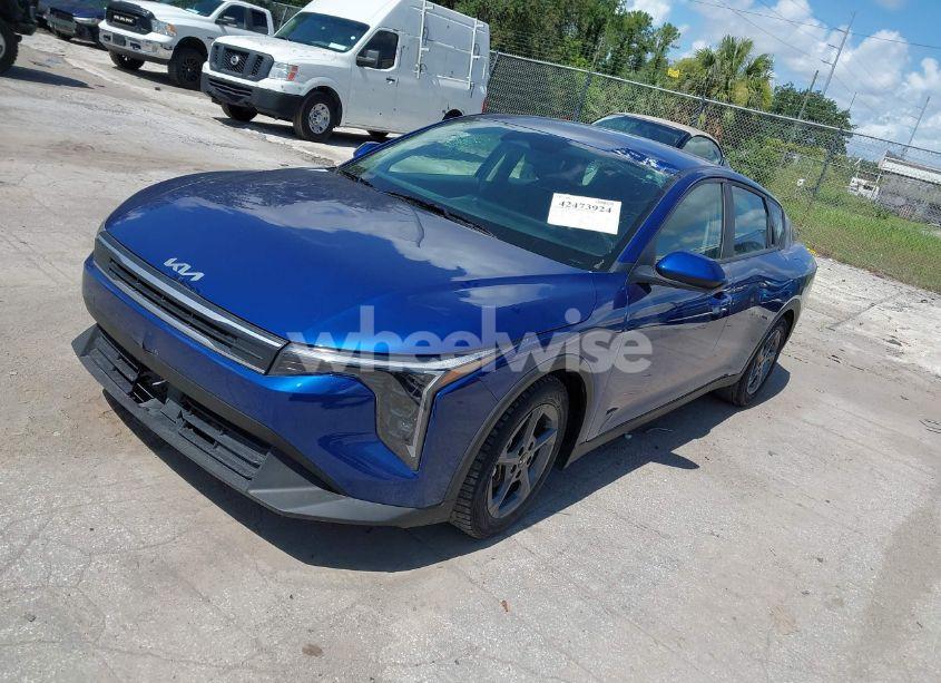 Photo 2 of 2025 Kia K4 LXS (VIN 3KPFT4DE4SE021796)