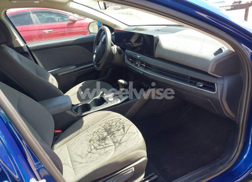 Photo 5 of 2025 Kia K4 LXS (VIN 3KPFT4DE4SE021796)