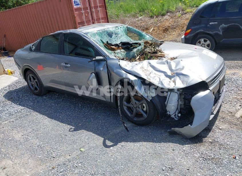 2025 Kia K4 LXS (VIN 3KPFT4DE4SE025833) main photo