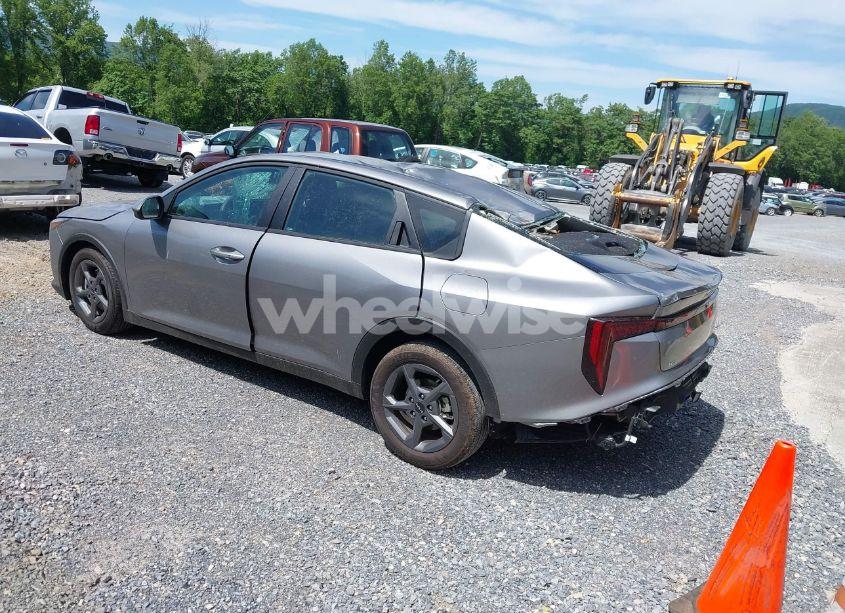 Photo 3 of 2025 Kia K4 LXS (VIN 3KPFT4DE4SE025833)