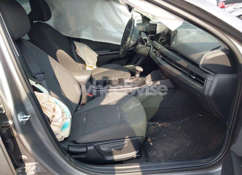 Photo 5 of 2025 Kia K4 LXS (VIN 3KPFT4DE4SE026612)