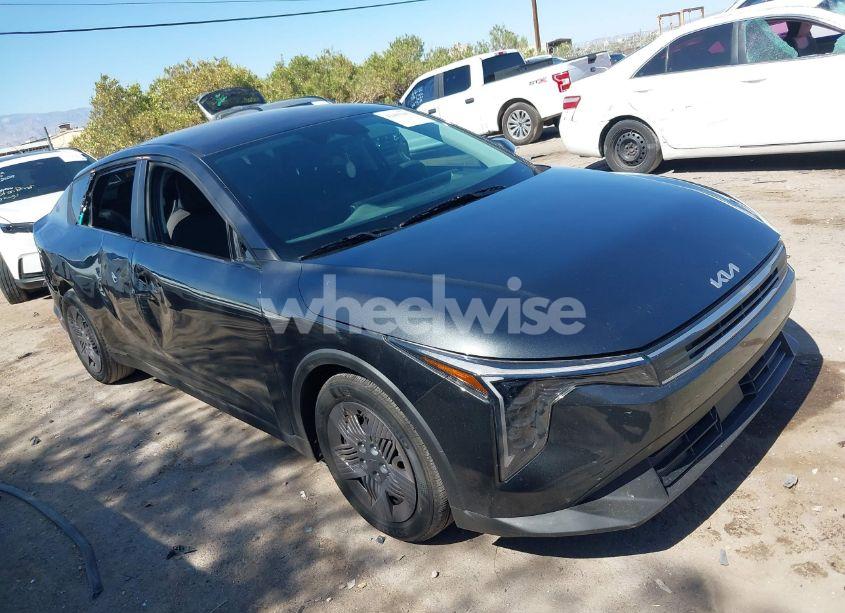 2025 Kia K4 LX (VIN 3KPFT4DE4SE090794) main photo