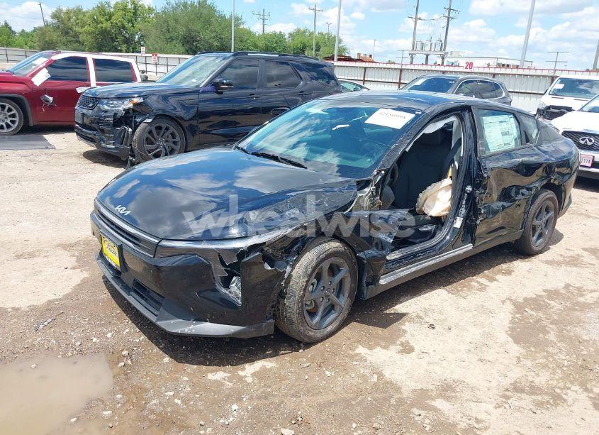 Photo 2 of 2025 Kia K4 LXS (VIN 3KPFT4DE4SE093212)