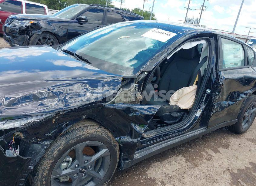 Photo 6 of 2025 Kia K4 LXS (VIN 3KPFT4DE4SE093212)