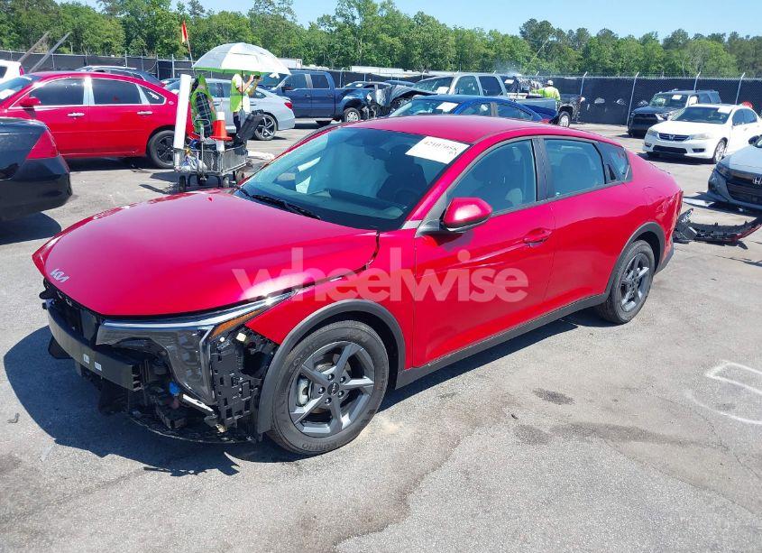 Photo 2 of 2025 Kia K4 LXS (VIN 3KPFT4DE4SE105701)