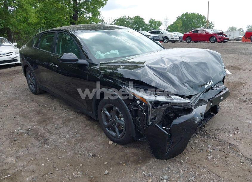 2025 Kia K4 LXS (VIN 3KPFT4DE5SE008863) main photo